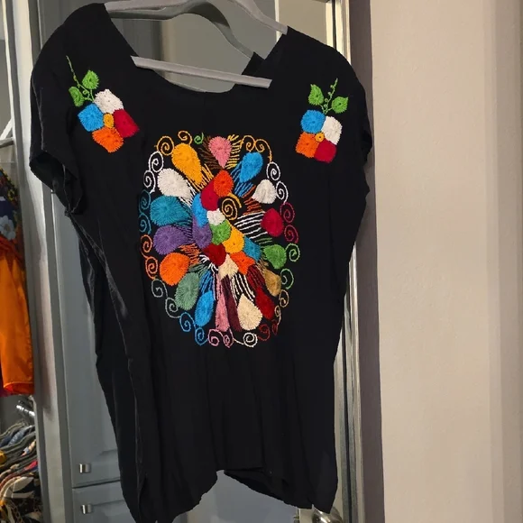 Colorful Embroidered Women's Blouse - Picture 5 of 8